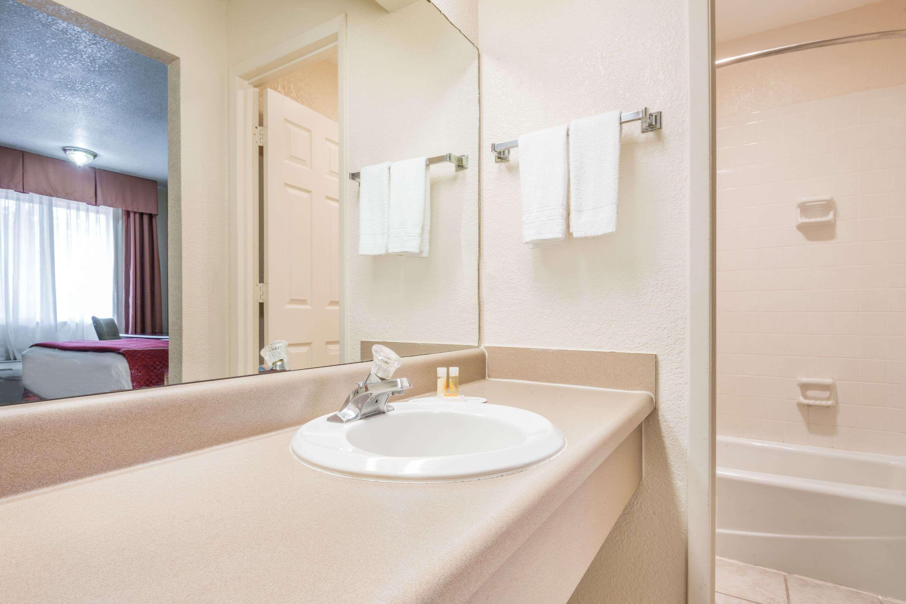 Days Inn By Wyndham Ottawa Zewnętrze zdjęcie